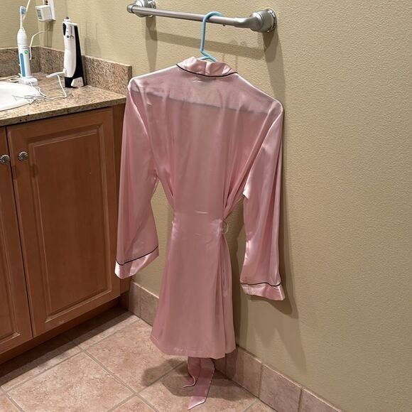 Jones New York woman's baby pink slip and robe - Picture 8 of 15